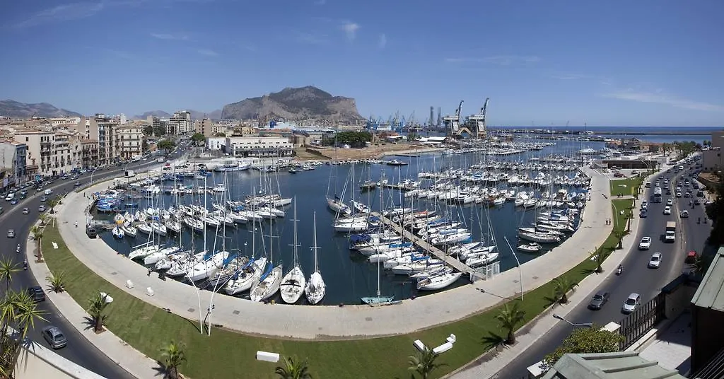 Azimut 46 Hotell Palermo