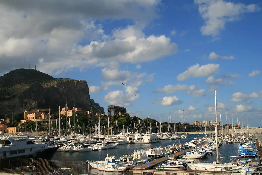 Azimut 46 Otel Palermo 0*,
